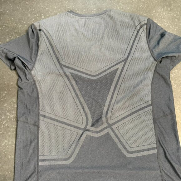 Old Navy Active Go-Dry Performance Tees (2-Pack) – Size XL - Picture 10 of 11